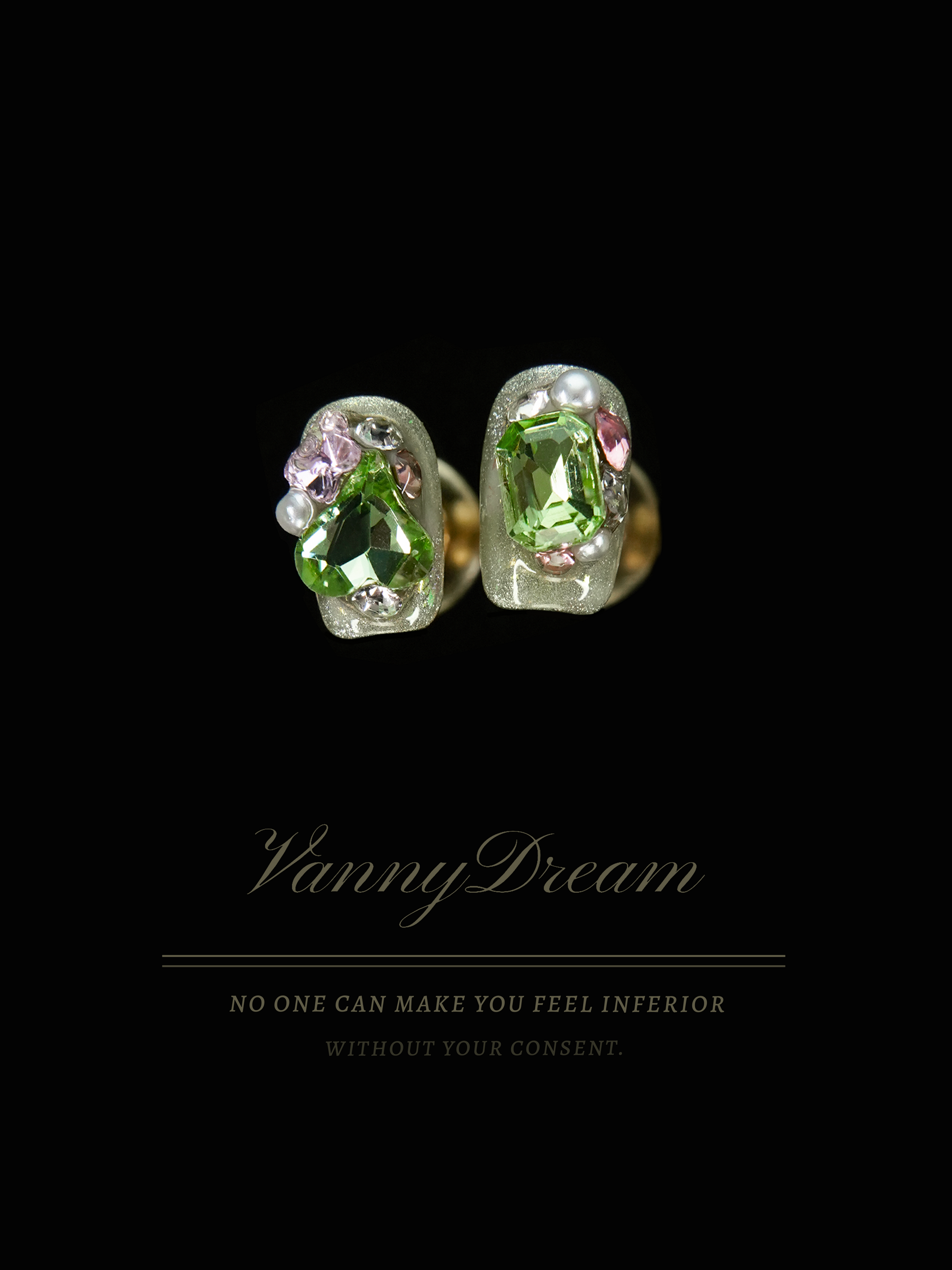 VannyDream Gemstone Wearable Nails: A Whimsical Jewel Box on Your Fingertips
