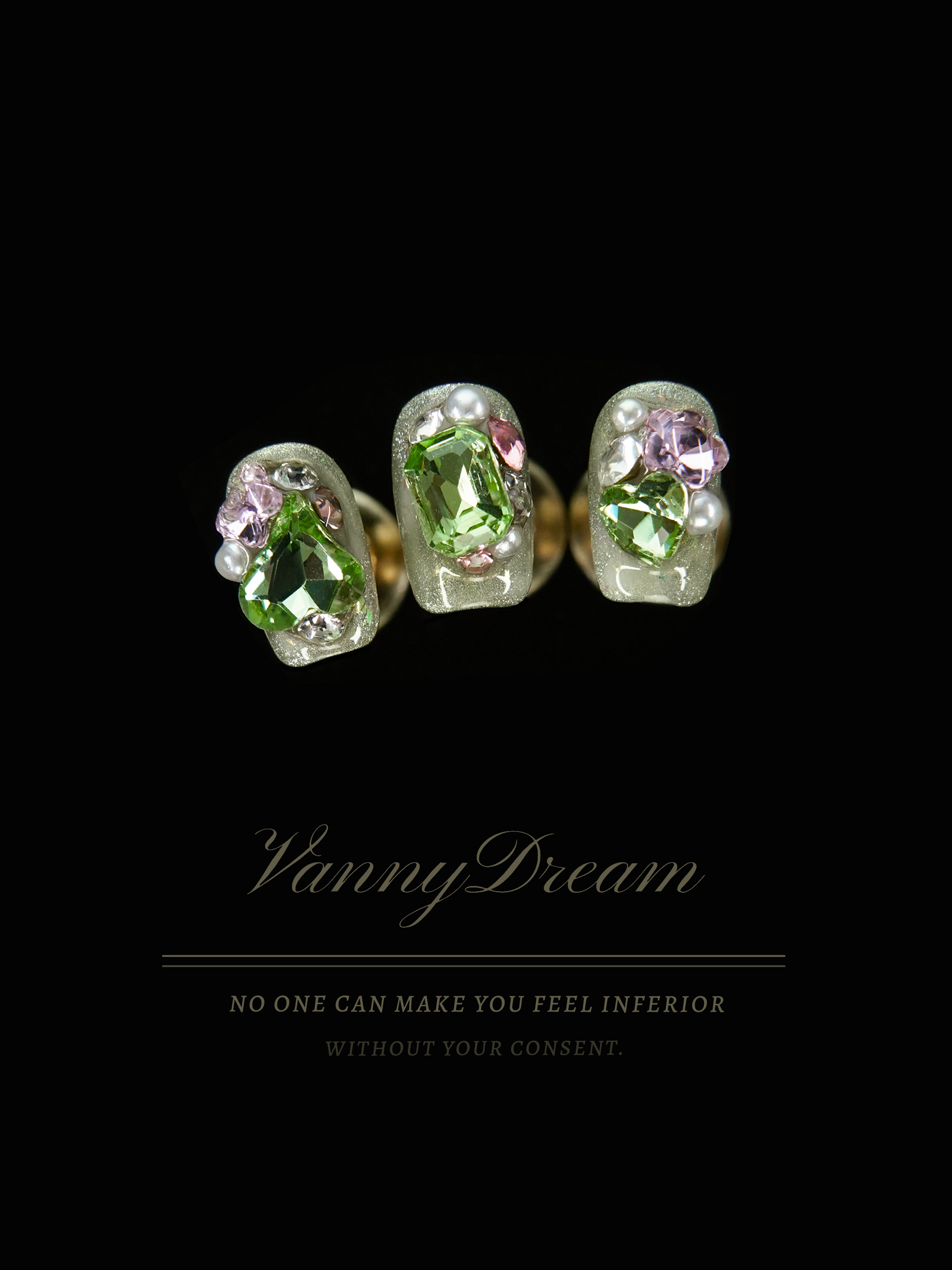 VannyDream Gemstone Wearable Nails: A Whimsical Jewel Box on Your Fingertips