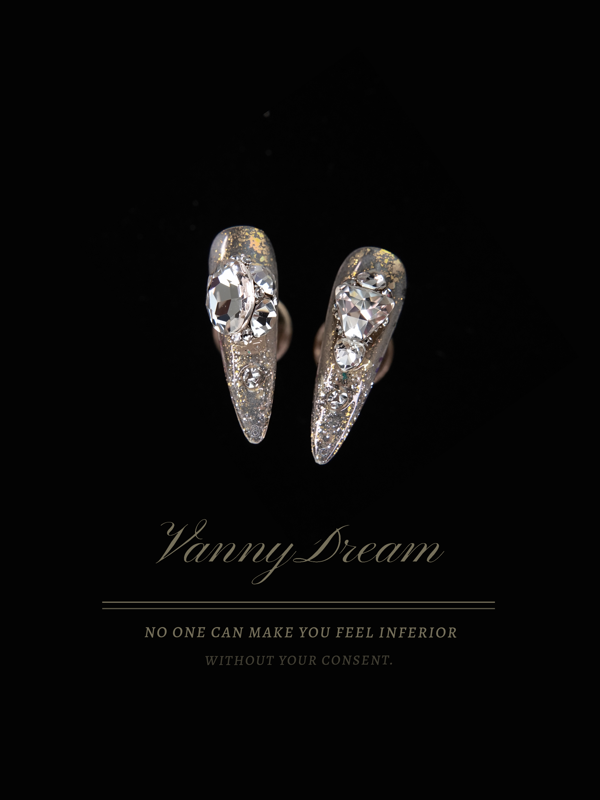 VannyDream Sharp - Edged Gem Wearable Nails: Edgy Glamour at Your Fingertips